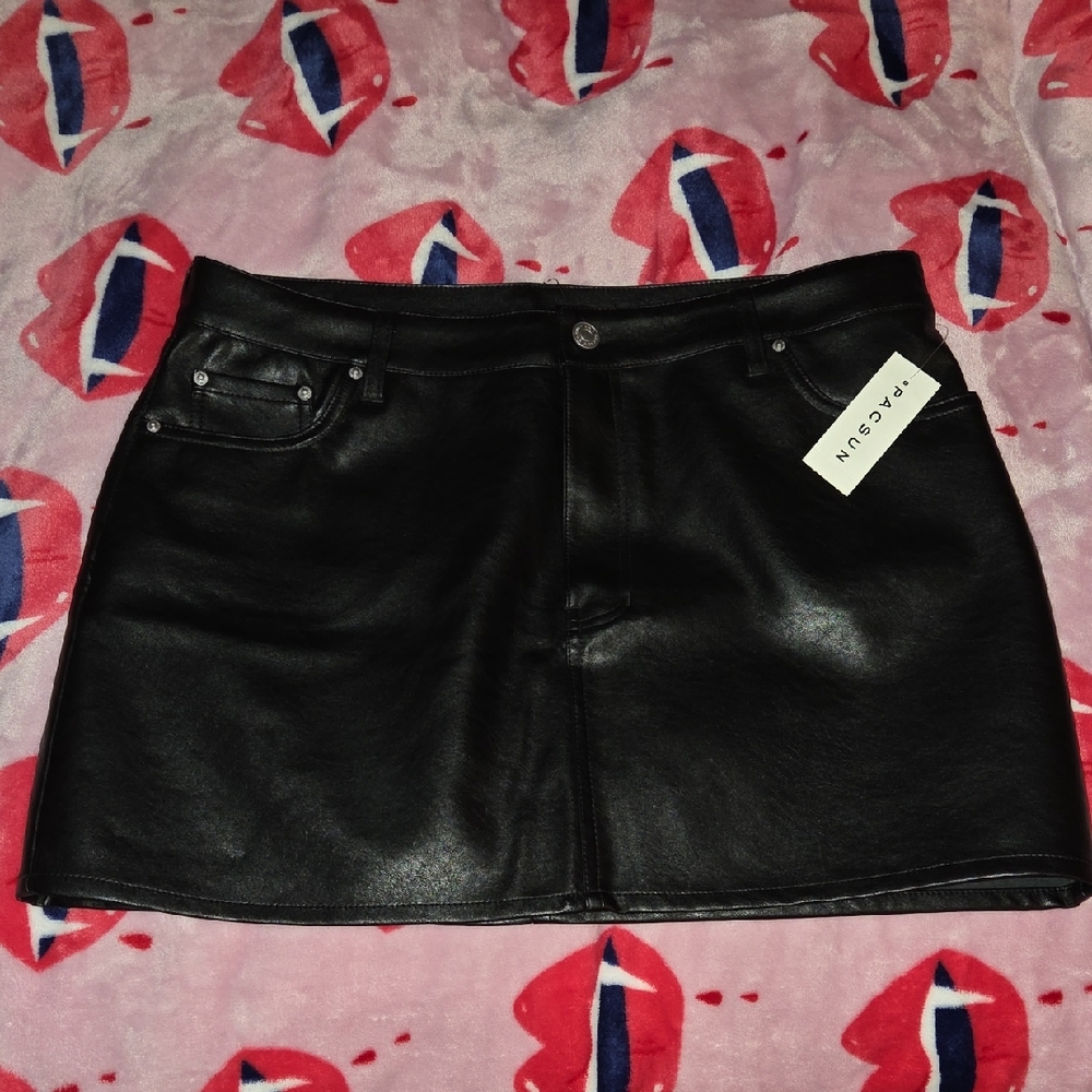 Women's (L) PacSun Black Faux Leather Mini Skirt